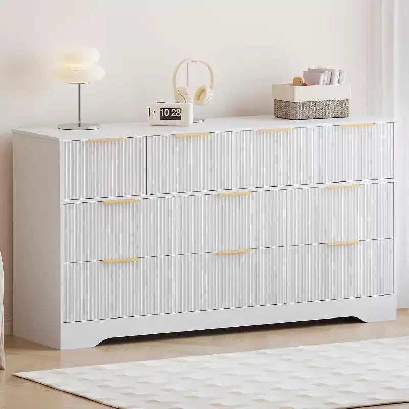 Commode cannelée à 10 tiroirs avec poignées dorées, organisateur de rangement long et moderne, rangement élégant pour chambre à coucher, salon, entrée