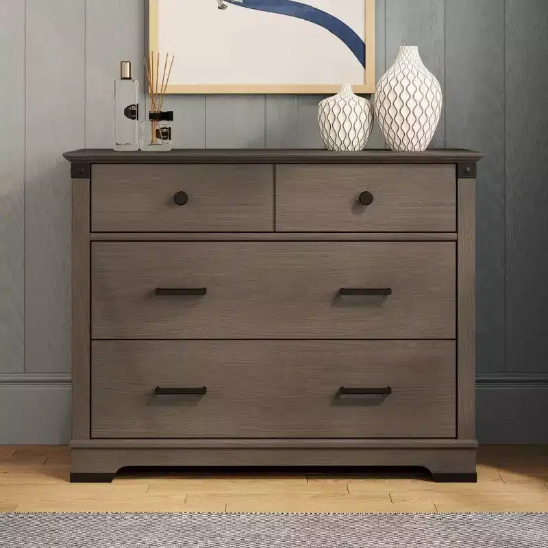 Ensemble de chambre de bébé Redmond avec lit à panneaux, commode et chiffonnier, 3 pièces, comprend un lit de bébé convertible 4-en-1, une commode et un chiffonnier