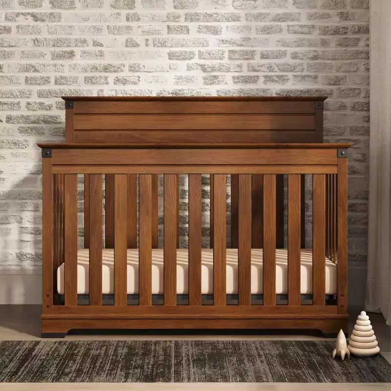 Ensemble de chambre de bébé Redmond avec lit à panneaux, commode et chiffonnier, 3 pièces, comprend un lit de bébé convertible 4-en-1, une commode et un chiffonnier