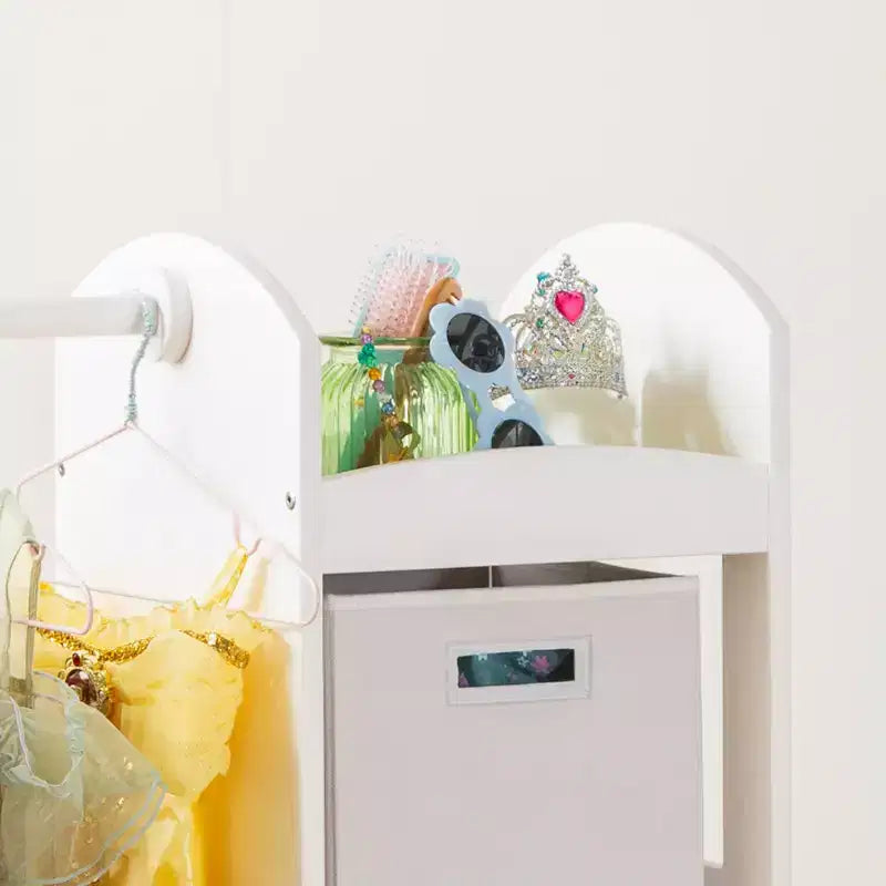 Centre de déguisement « See and Store » : Organisateur de vêtements et de costumes pour enfants, Étagère de rangement suspendue avec miroir et bacs de rangement